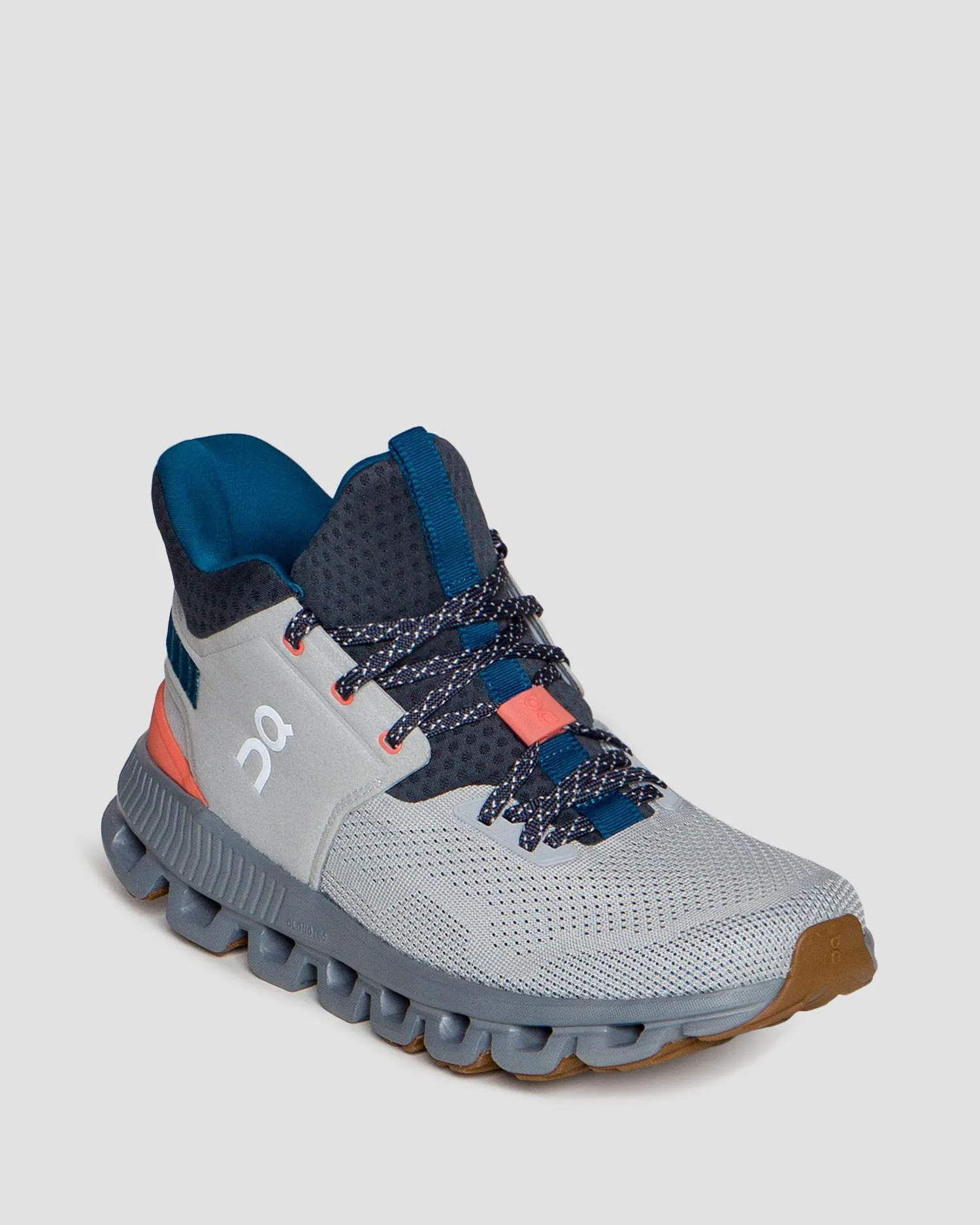 ON RUNNING Cloud Hi Edge Woman 2899795-glacier-shadow